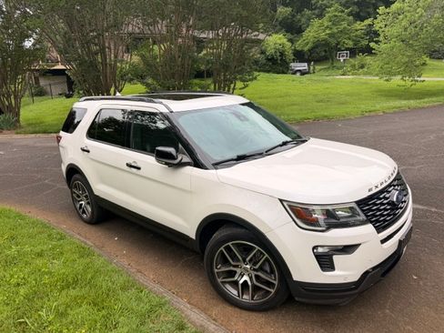 Used 2018 Ford Explorer Sport w/ Equipment Group 401A AWD/4WD image 4