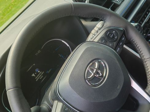 Used 2024 Toyota RAV4 XSE image 9