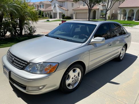 Used 2003 Toyota Avalon XLS FWD image 1