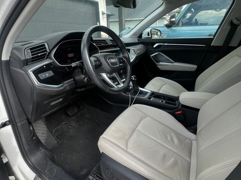 Used 2019 Audi Q3 2.0T Premium Plus w/ Premium Plus Package AWD/4WD image 8