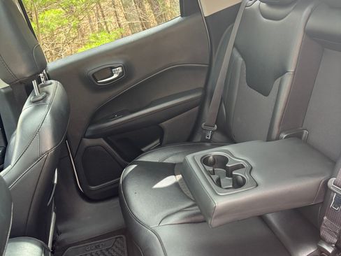 Used 2020 Jeep Compass Latitude image 12