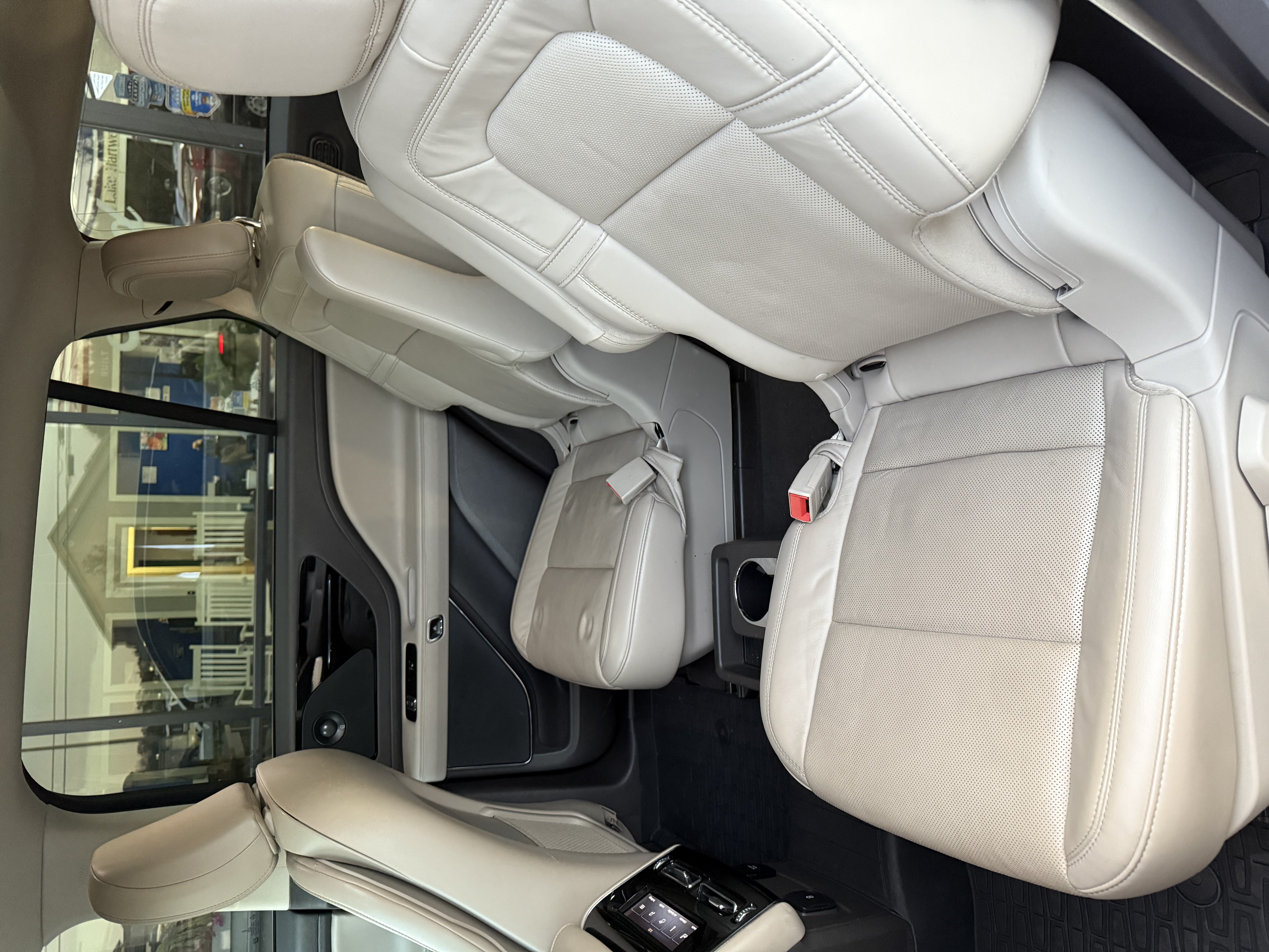 Used 2021 Lincoln Aviator Reserve w/ Equipment Group 208A AWD/4WD image 6