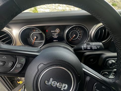 Used 2019 Jeep Wrangler Sport AWD/4WD image 8