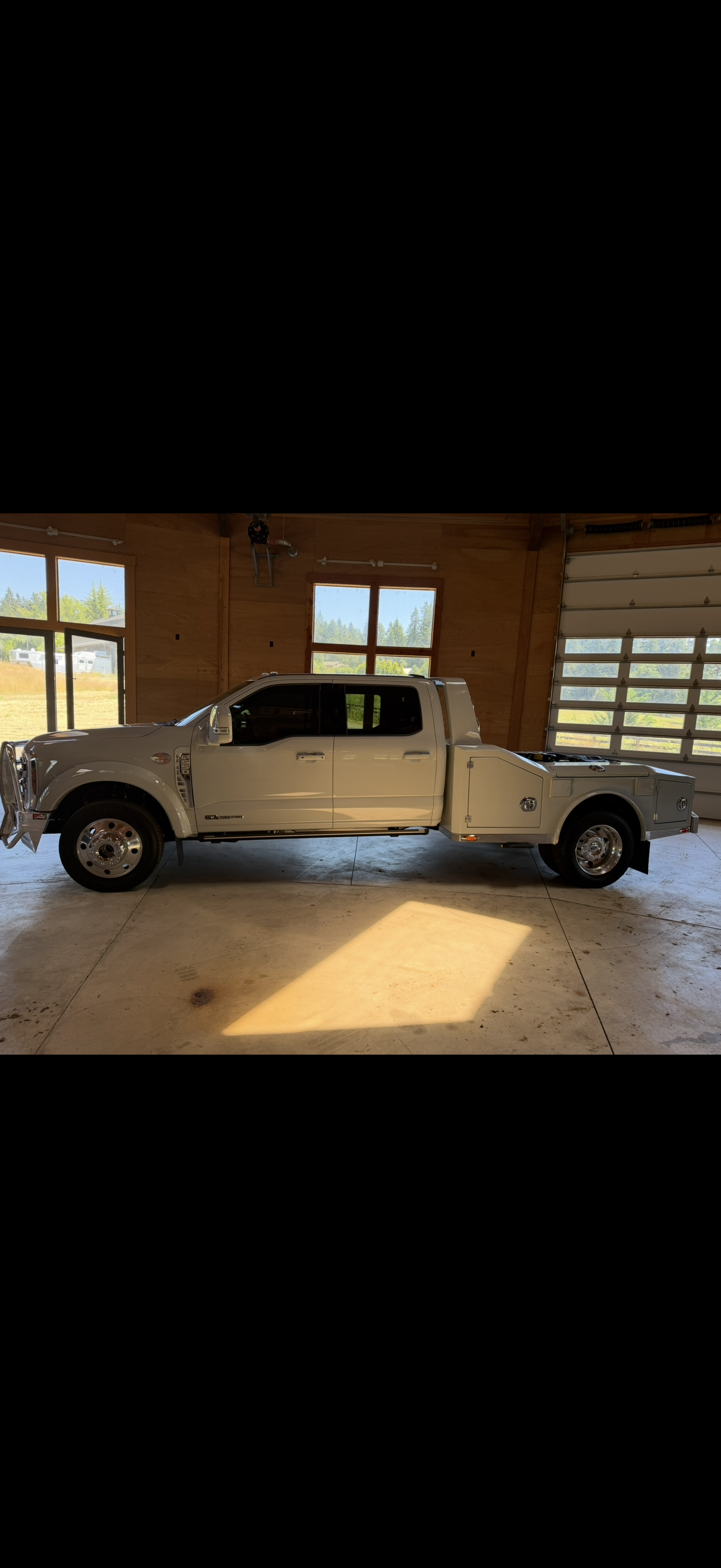 Used 2025 Ford F550 4x4 Crew Cab Super Duty image 6
