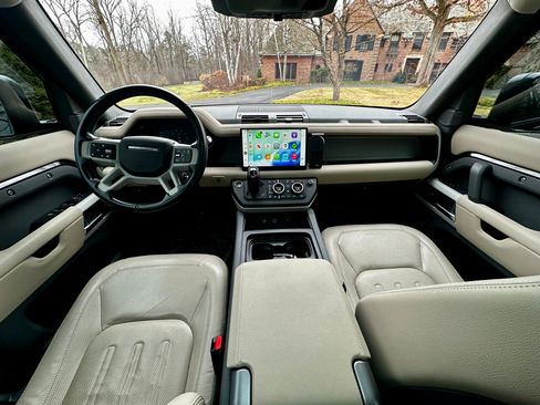 Used 2022 Land Rover Defender 110 SE image 5