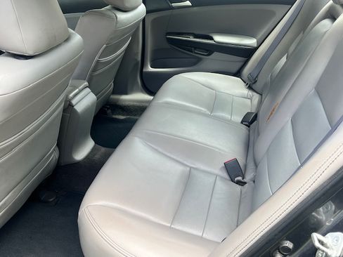 Used 2010 Honda Accord LX image 10