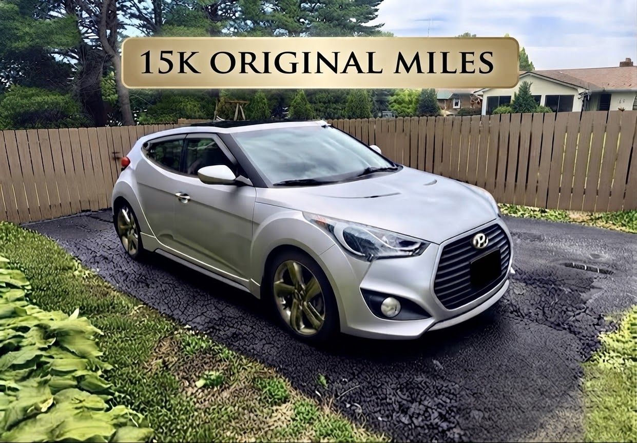 Used 2014 Hyundai Veloster Turbo w/ Turbo Technology Package 04 FWD image 1