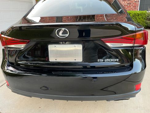 Used 2017 Lexus IS 200t w/ Premium Package image 14