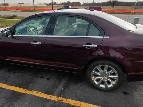 Used 2012 Lincoln MKZ image 2