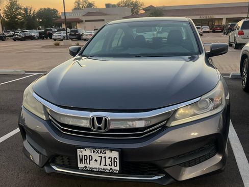 Used 2017 Honda Accord LX image 9