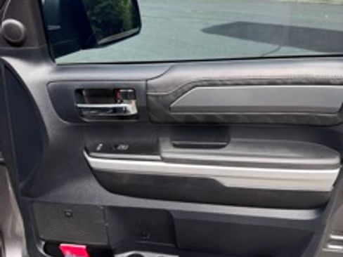 Used 2014 Toyota Tundra Platinum AWD/4WD image 22