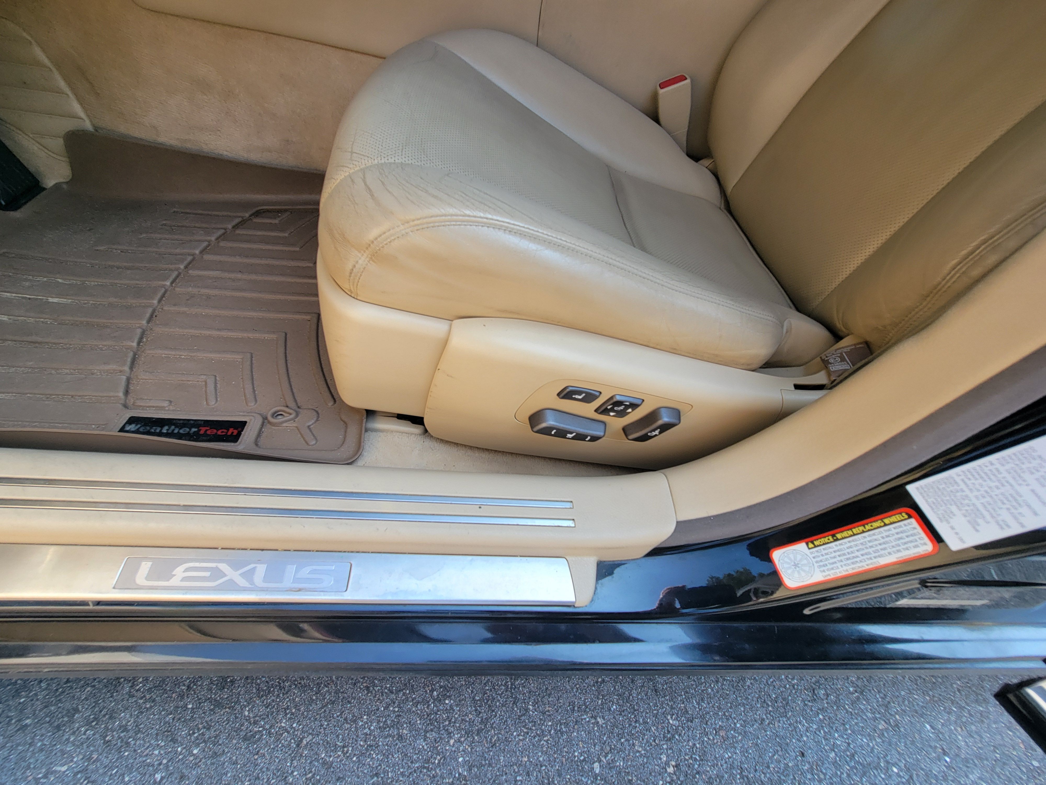 Used 2007 Lexus LS 460 L w/ Luxury Pkg RWD image 19