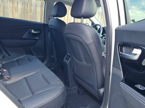 Used 2022 Kia Niro EX Premium image 13