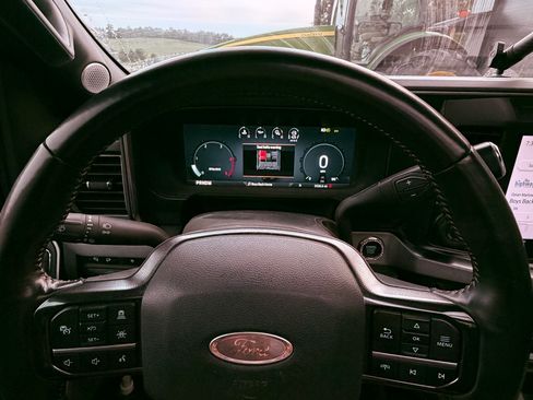 Used 2024 Ford F250 Platinum AWD/4WD image 5