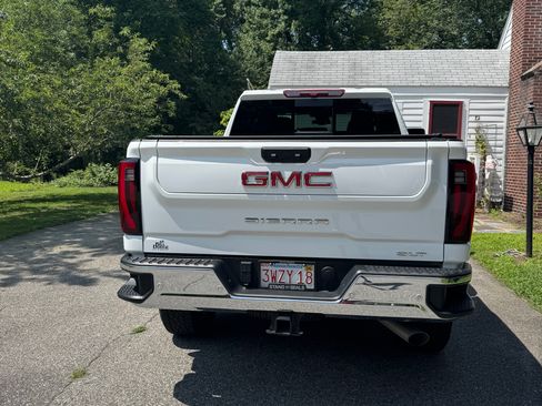 Used 2024 GMC Sierra 2500 SLT w/ SLT Premium Package AWD/4WD image 6