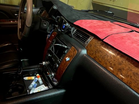 Used 2007 Chevrolet Avalanche LTZ w/ LTZ Preferred Equipment Group image 4