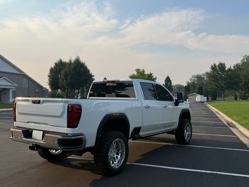 Used 2024 GMC Sierra 3500 SLT w/ SLT Premium Package AWD/4WD image 4