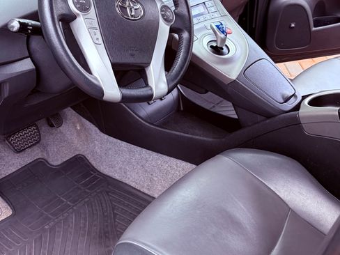 Used 2014 Toyota Prius Four FWD image 6