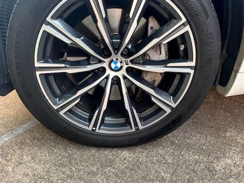 Used 2021 BMW X5 xDrive45e w/ M Sport Package image 9