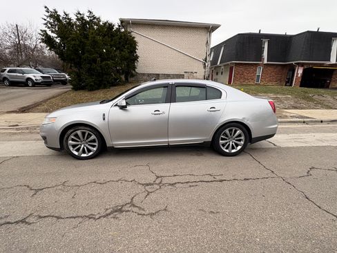 Used 2012 Lincoln MKS image 9