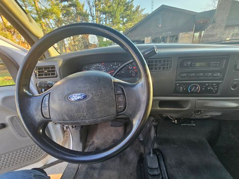 Used 2004 Ford F250 XL image 12