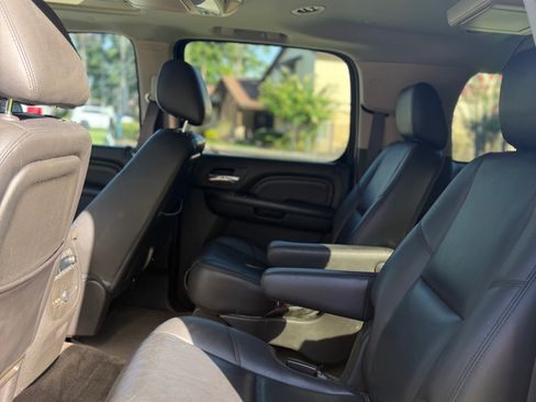 Used 2011 GMC Yukon XL Denali AWD/4WD image 10