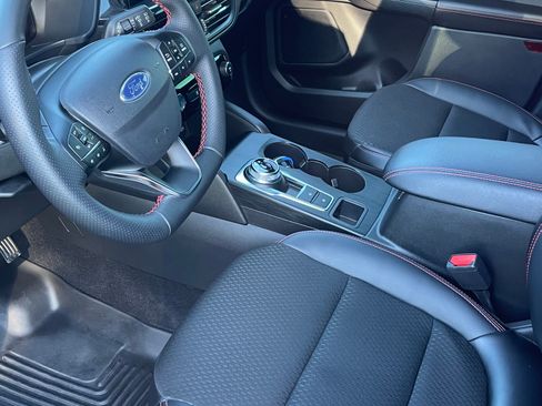 Used 2025 Ford Escape ST-Line w/ Tech Pack #1 AWD/4WD image 10