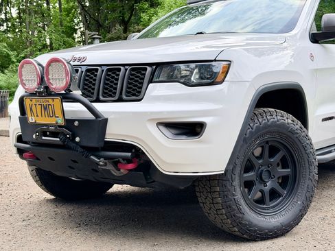 Used 2017 Jeep Grand Cherokee Trailhawk AWD/4WD image 5