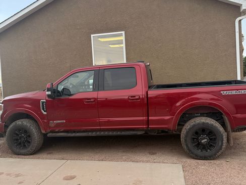 Used 2022 Ford F250 Lariat w/ Tremor Off-Road Package image 10