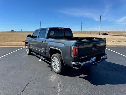 Used 2018 GMC Sierra 1500 SLT image 4
