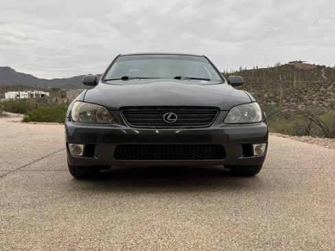 Used 2001 Lexus IS 300 RWD image 1