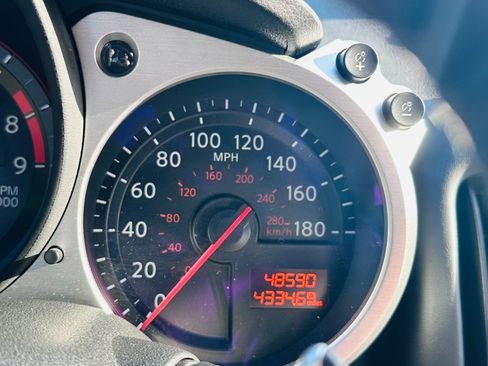 Used 2019 Nissan 370Z Touring Sport image 4