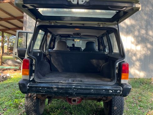 Used 1999 Jeep Cherokee Sport image 9