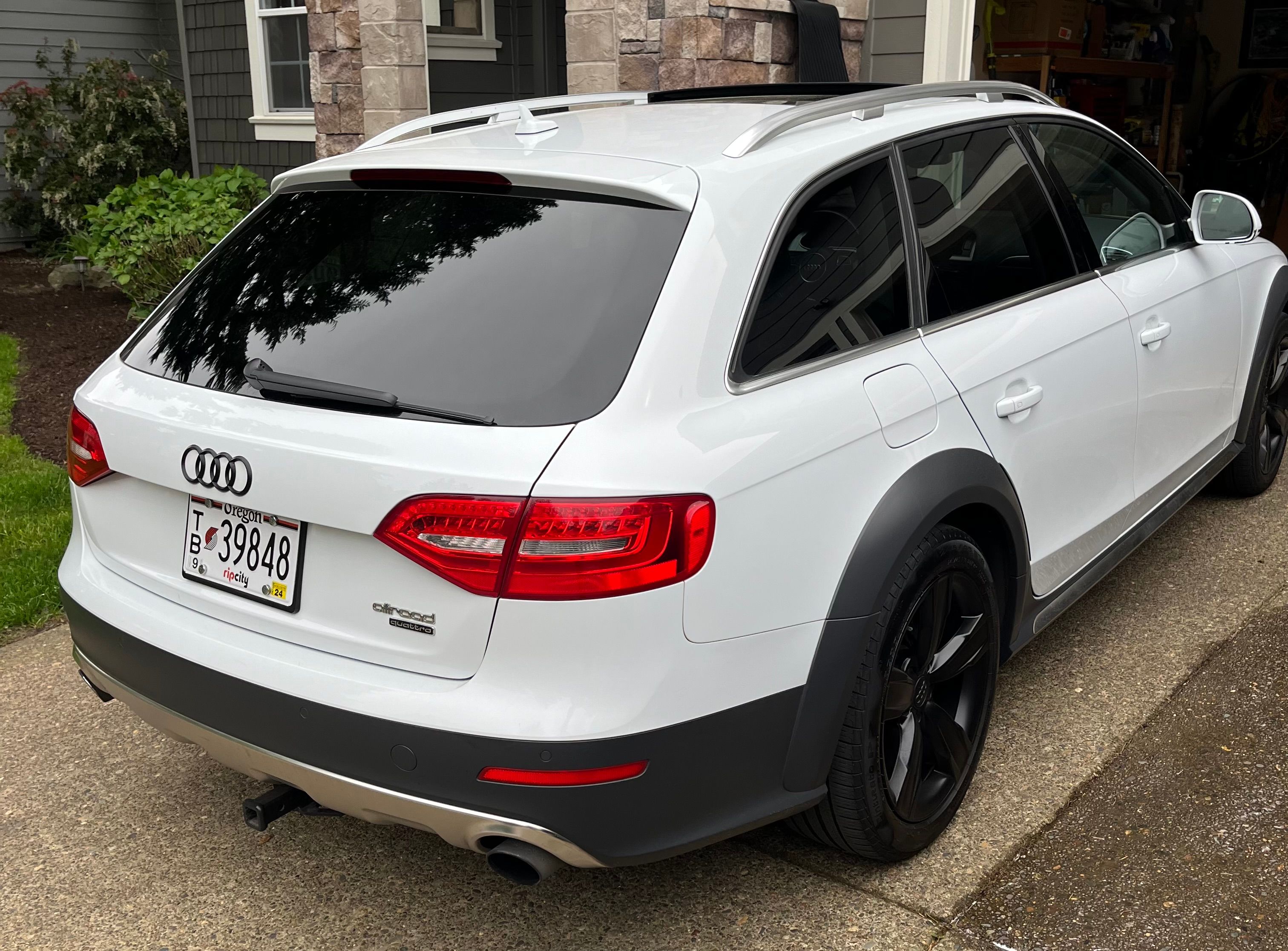 Used 2016 Audi A4 Premium Plus w/ Technology Package AWD/4WD image 5