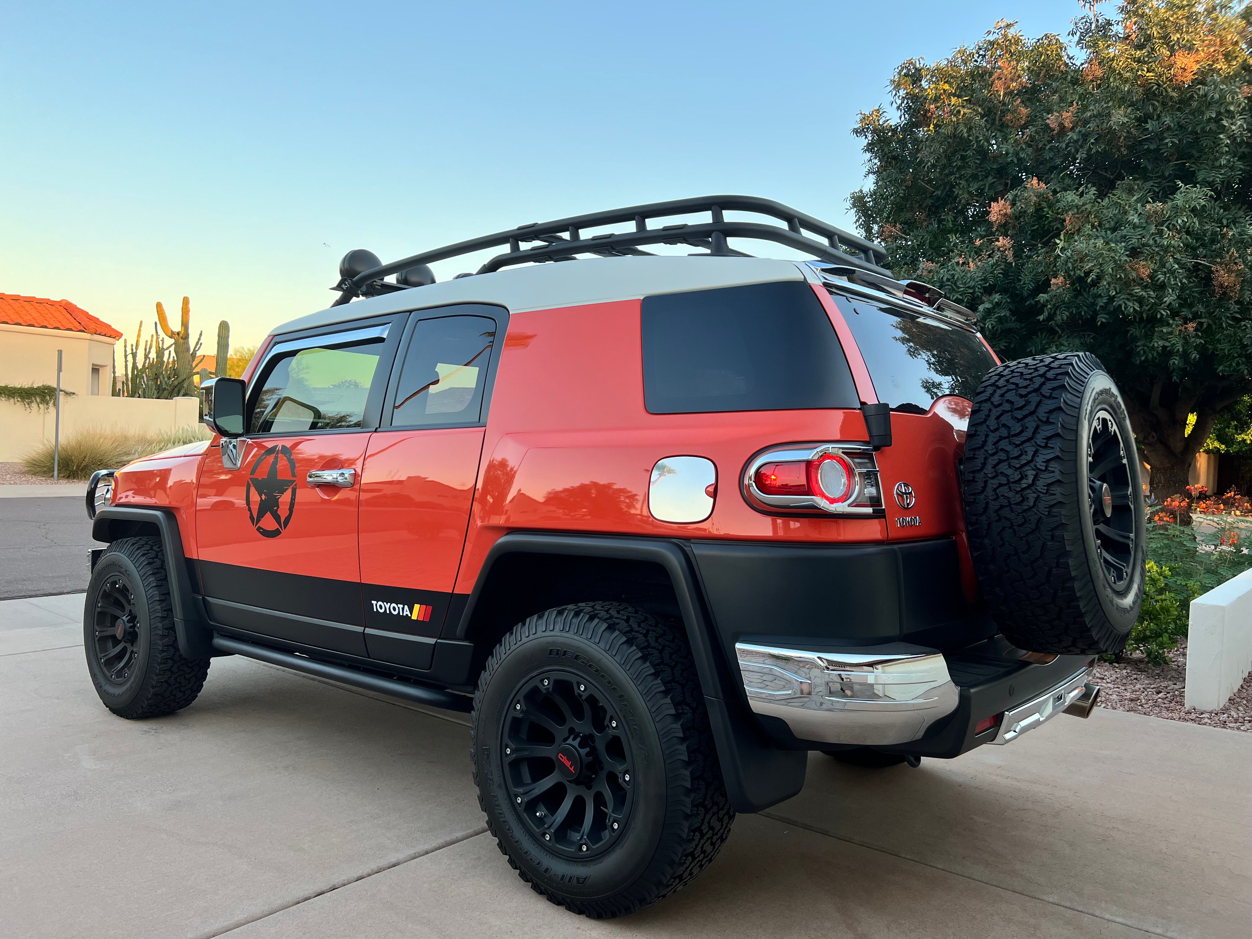 Used 2013 Toyota FJ Cruiser 4WD w/ Upgrade Pkg image 5