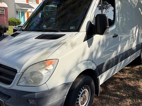 Used 2013 Mercedes-Benz Sprinter 2500 image 17