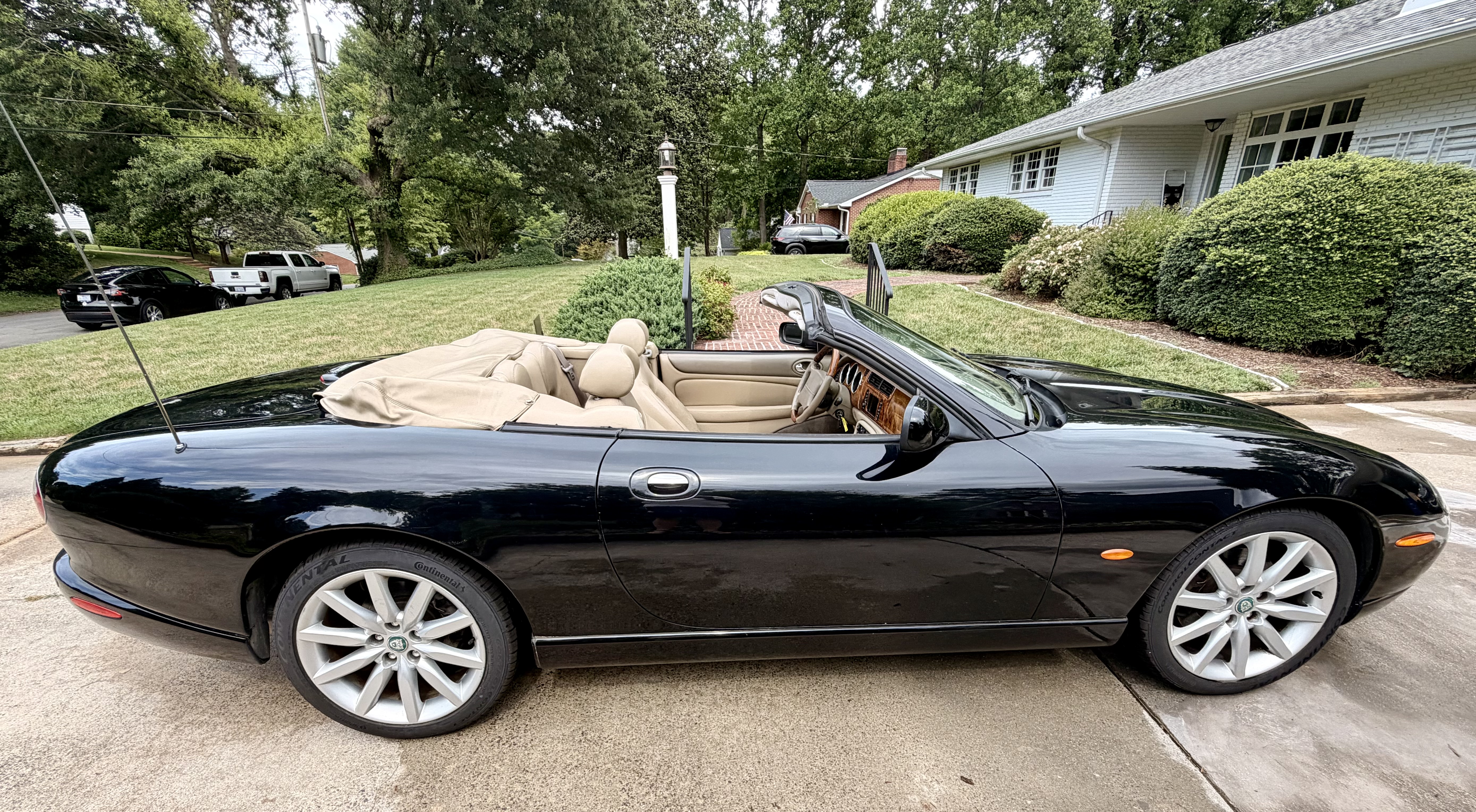 Used 2005 Jaguar XK8 Convertible RWD image 5