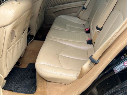 Used 2007 Mercedes-Benz E 550 4MATIC Sedan image 10