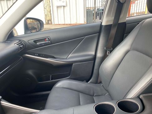 Used 2015 Lexus IS 250 image 2