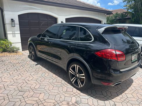 Used 2014 Porsche Cayenne Platinum Edition AWD/4WD image 5