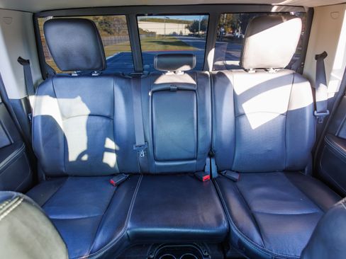 Used 2016 RAM 1500 Laramie w/ Convenience Group image 11