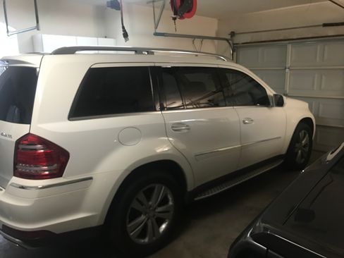 Used 2010 Mercedes-Benz GL 450 4MATIC image 1