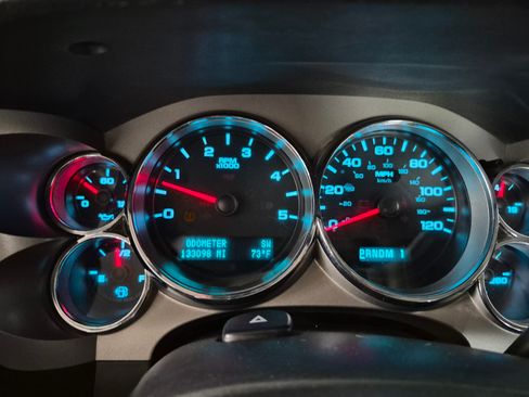 Used 2009 GMC Sierra 2500 SLE w/ Convenience Package RWD image 14