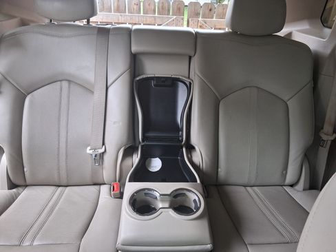 Used 2015 Cadillac SRX Luxury w/ Driver Awareness Package FWD image 25