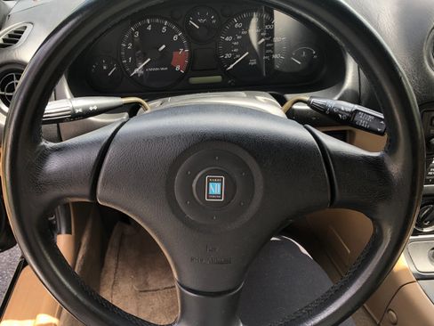 Used 2000 MAZDA MX-5 Miata RWD image 11