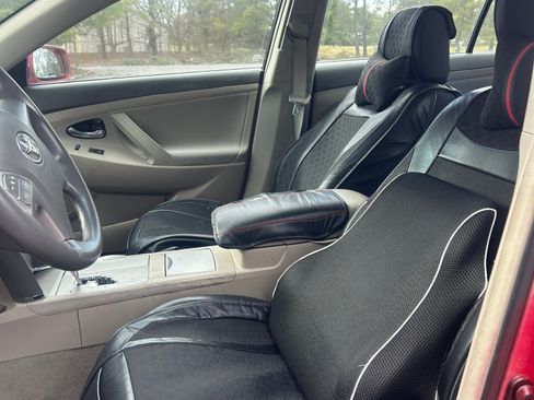 Used 2010 Toyota Camry image 14