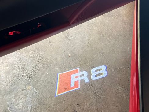 Used 2011 Audi R8 V10 image 25