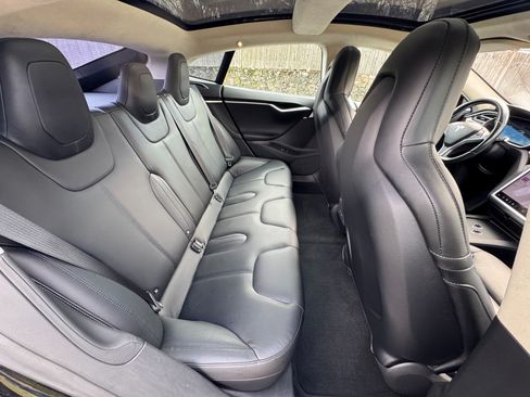 Used 2016 Tesla Model S 60D image 9