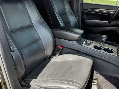 Used 2014 Jeep Grand Cherokee Limited w/ Luxury Group II image 25