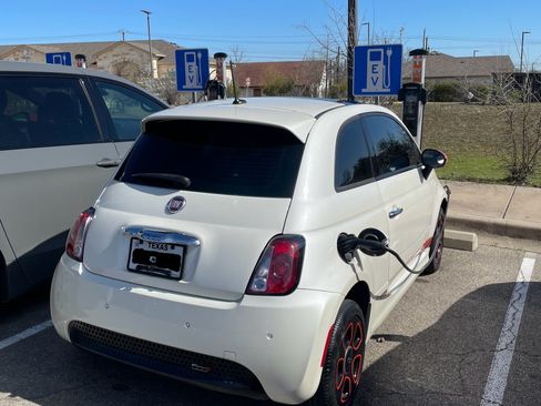 Used 2014 FIAT 500 e w/ Esport Package FWD image 19